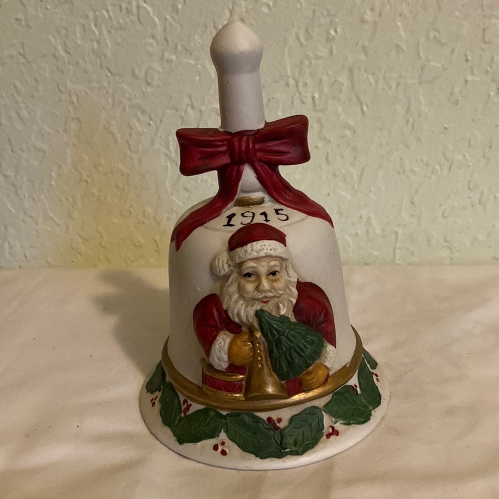6” Vintage Christmas 3D Ceramic Bell Made in Taiwan w/ bow, Holly and Santa